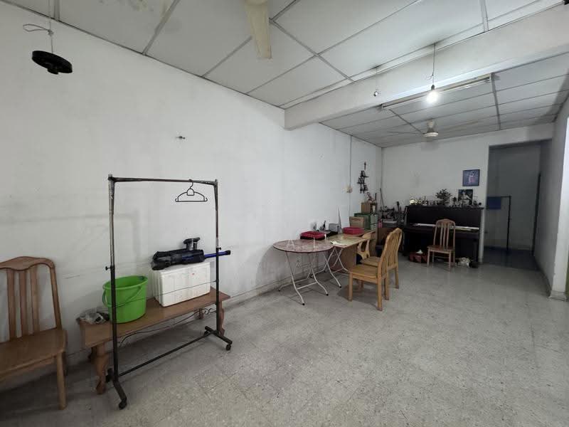 Rumah Teres 1.5-Tingkat untuk Dijual di Petaling Jaya (Selangor) - Feisal . - Living Room - PropertyGuru.com.my