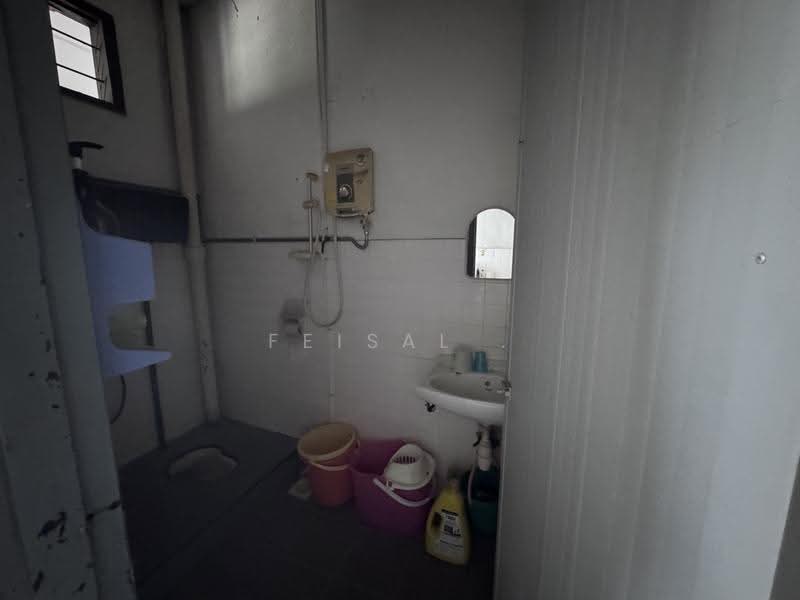 Rumah Teres 1.5-Tingkat untuk Dijual di Petaling Jaya (Selangor) - Feisal . - Bathroom - PropertyGuru.com.my