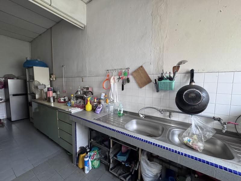Rumah Teres 1.5-Tingkat untuk Dijual di Petaling Jaya (Selangor) - Feisal . - Kitchen - PropertyGuru.com.my