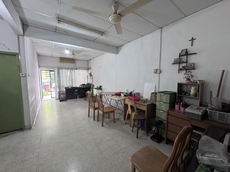 Rumah Teres 1.5-Tingkat untuk Dijual di Petaling Jaya (Selangor) - Feisal . - Living Room - PropertyGuru.com.my