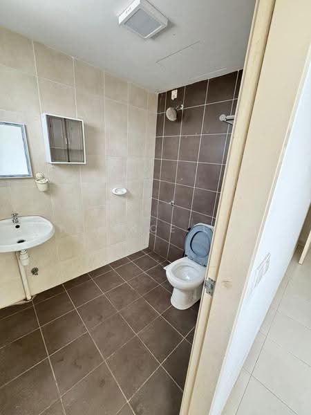 Apartment for Rent at De Bayu Apartment - Terence Lee - Bathroom - PropertyGuru.com.my