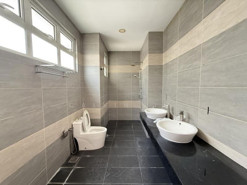 Banglo Pautan untuk Disewa di Setia Alam (Selangor) - Calvin Lim - Bathroom - PropertyGuru.com.my