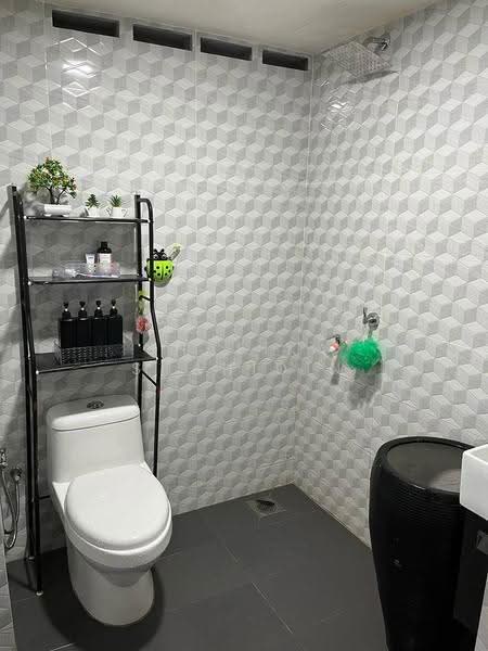 Kondominium untuk Dijual di Gurney Heights - Shafika Shahidin - Bathroom - PropertyGuru.com.my