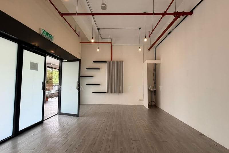 Shop / Office for Rent in Bukit Jelutong (Shah Alam) - Izzaza Izzati - Entrance - PropertyGuru.com.my