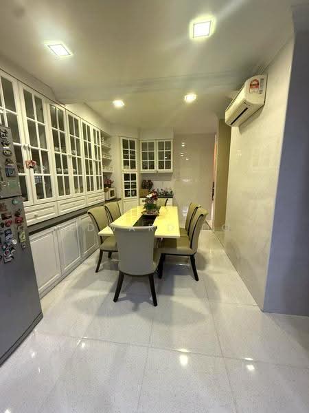 Rumah Berkembar untuk Dijual di Taman Pelangi Indah (Ulu Tiram) - Edward Oo - Dining Room - PropertyGuru.com.my