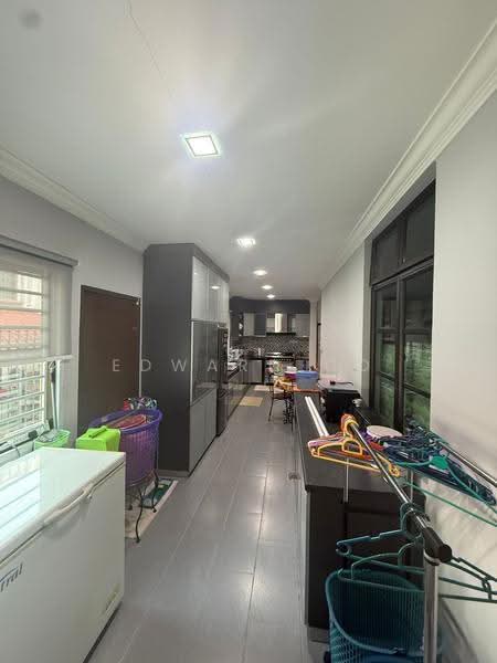 Rumah Berkembar untuk Dijual di Taman Pelangi Indah (Ulu Tiram) - Edward Oo - Kitchen - PropertyGuru.com.my
