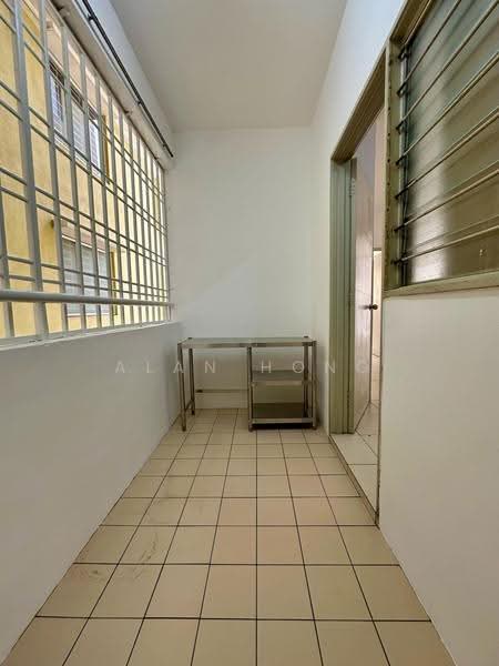 Kondominium untuk Dijual di Platinum Lake PV 10 - Alan Hong - Balcony - PropertyGuru.com.my