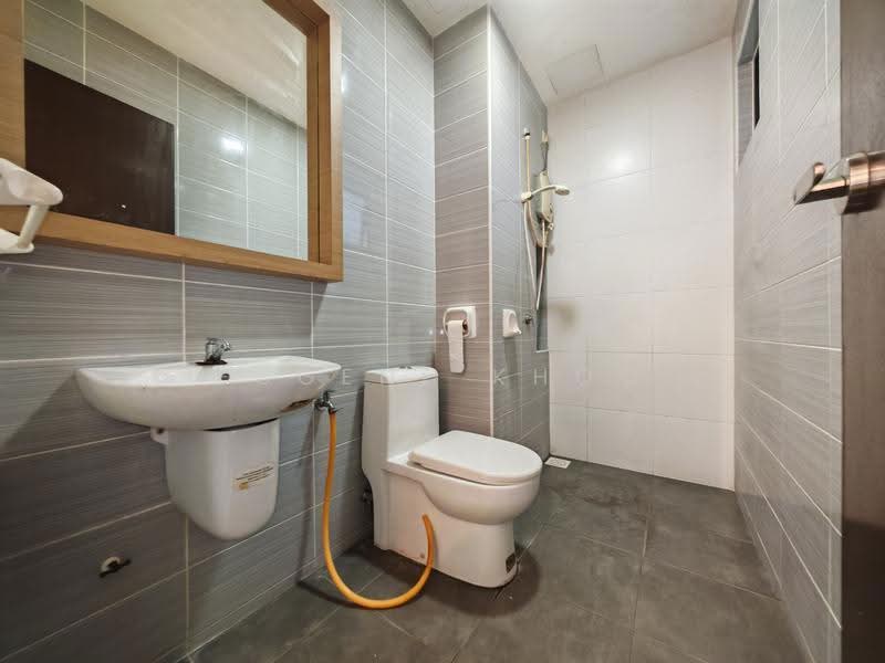 Service Residence for Sale at Sky Oasis Residence (Pangsapuri Oasis 1) - Eugene Khoo - Bathroom - PropertyGuru.com.my