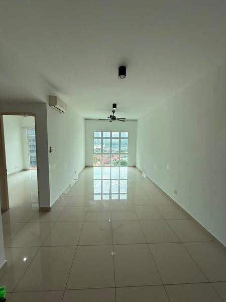 Kediaman Servis untuk Dijual di Skysuites @ Meldrum Hills - Melinda Ee - Living Room - PropertyGuru.com.my