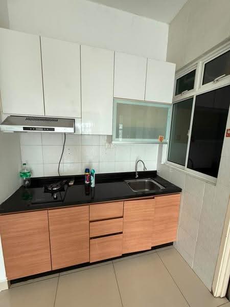 Kediaman Servis untuk Dijual di Skysuites @ Meldrum Hills - Melinda Ee - Kitchen - PropertyGuru.com.my