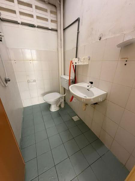 Apartment for Sale at Pangsapuri Angsana - KINKI CHAN - Bathroom - PropertyGuru.com.my
