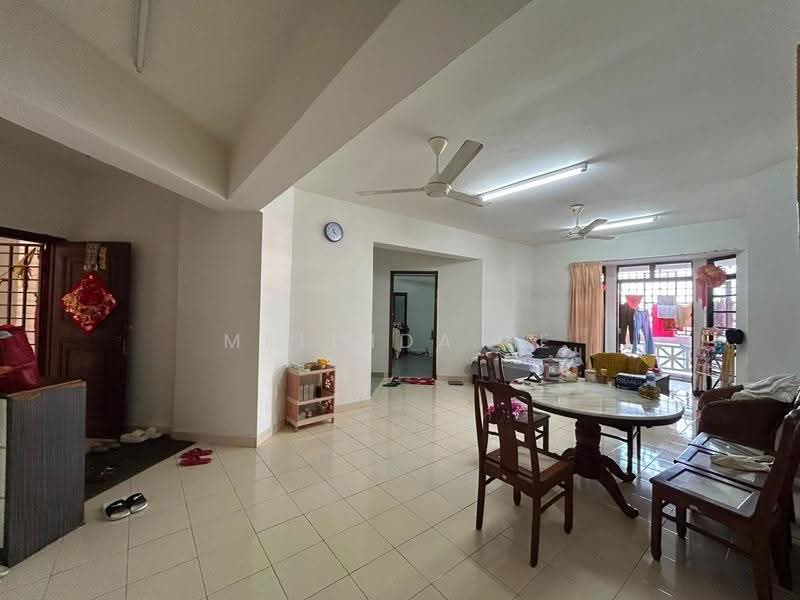 Condominium for Sale at Kondominium Tanjung Puteri - Melinda Ee - Living Room - PropertyGuru.com.my