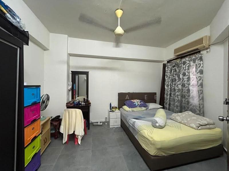 Condominium for Sale at Kondominium Tanjung Puteri - Melinda Ee - Bedroom - PropertyGuru.com.my