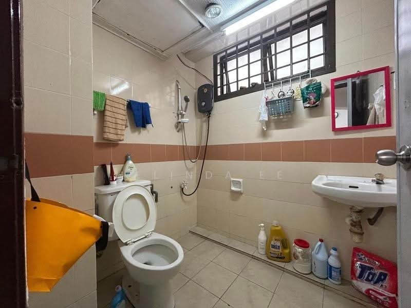 Condominium for Sale at Kondominium Tanjung Puteri - Melinda Ee - Bathroom - PropertyGuru.com.my
