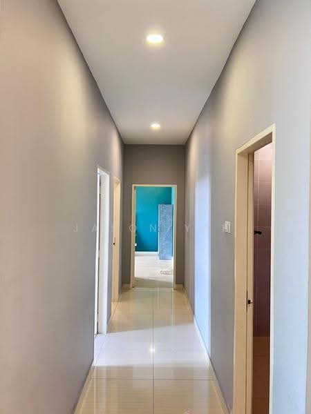 Kondominium untuk Disewa di Damansara Foresta - Jason Yap - Corridor - PropertyGuru.com.my