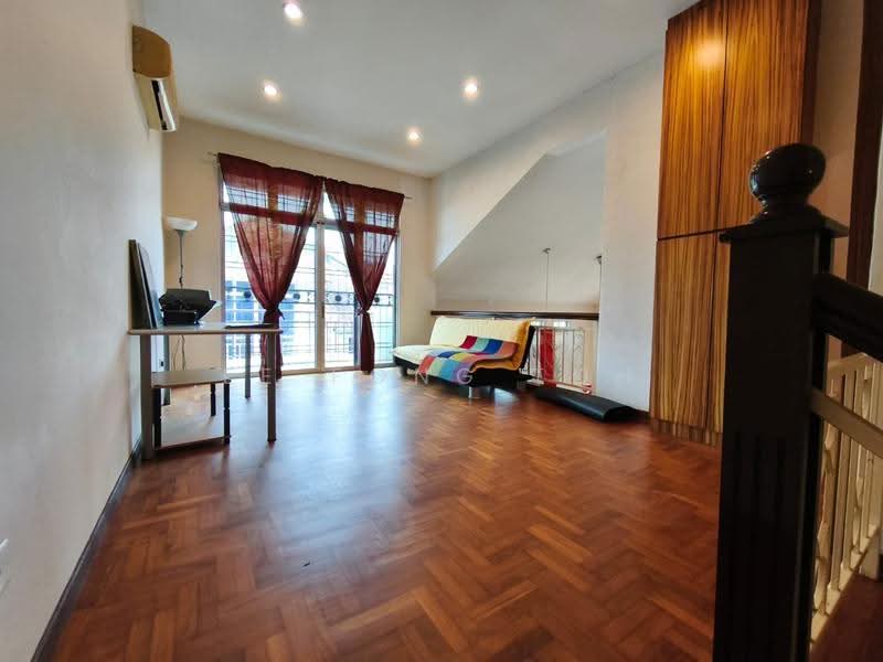 Rumah Berkembar untuk Dijual di Taman Pelangi Indah (Ulu Tiram) - Ee Fong Toh - Living Room - PropertyGuru.com.my