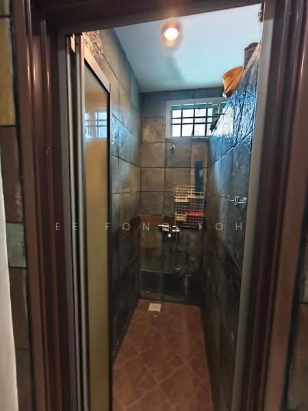 Rumah Berkembar untuk Dijual di Taman Pelangi Indah (Ulu Tiram) - Ee Fong Toh - Bathroom - PropertyGuru.com.my
