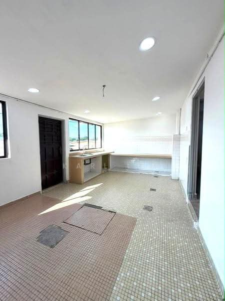 Rumah Teres 1-Tingkat untuk Dijual di Taman Johor (Tampoi) - Karl Lim - Kitchen - PropertyGuru.com.my