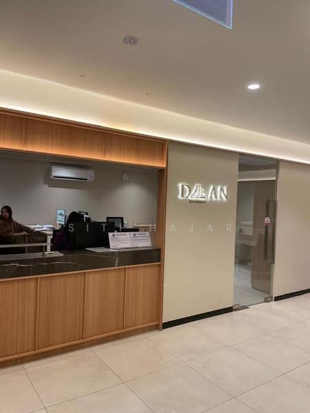 Kediaman Servis untuk Dijual di Residensi Dian II - Siti Hajar - Entrance - PropertyGuru.com.my