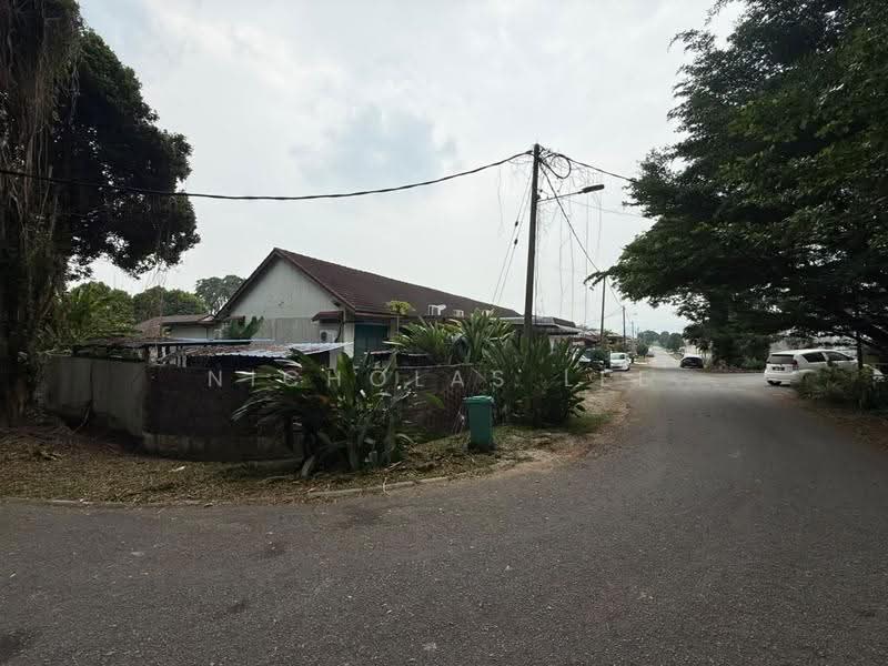 1-storey Terraced House for Sale in Taman Canning (Ipoh) - Nicholas Lee - Exterior - PropertyGuru.com.my