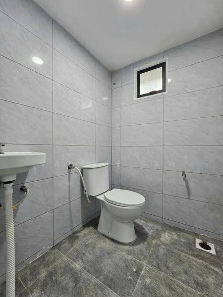 Rumah Teres 1-Tingkat untuk Dijual di Taman Johor Jaya (Johor Bahru) - Valerie Saw - Bathroom - PropertyGuru.com.my