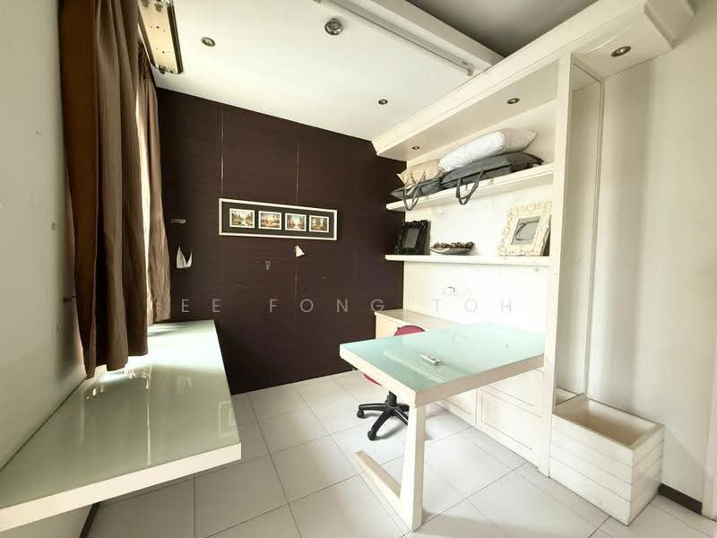 2.5-storey Terraced House for Sale in Taman Impian Emas (Skudai) - Ee Fong Toh - Study - PropertyGuru.com.my