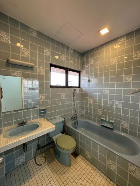 Bungalow House untuk Disewa di Taman Duta (Bukit Tunku (Kenny Hills)) - Desmond Low - Bathroom - PropertyGuru.com.my