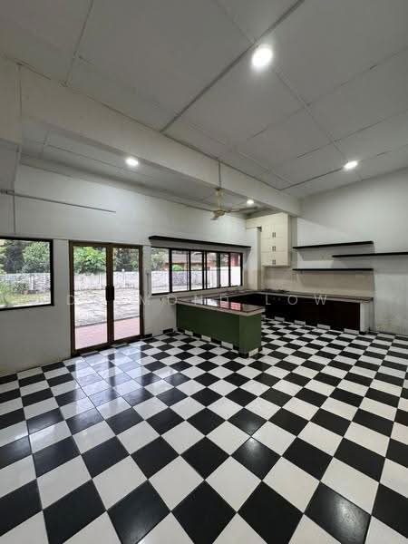 Bungalow House untuk Disewa di Taman Duta (Bukit Tunku (Kenny Hills)) - Desmond Low - Kitchen - PropertyGuru.com.my