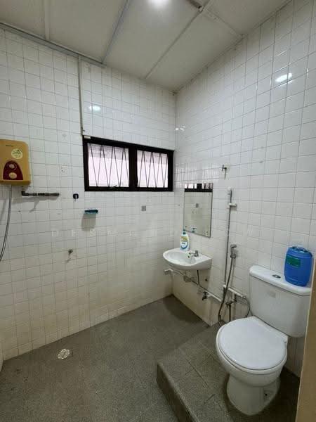 Bungalow House untuk Disewa di Taman Duta (Bukit Tunku (Kenny Hills)) - Desmond Low - Bathroom - PropertyGuru.com.my