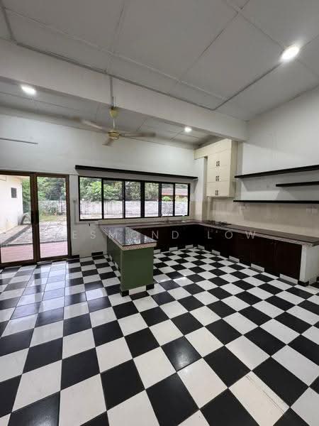 Bungalow House untuk Disewa di Taman Duta (Bukit Tunku (Kenny Hills)) - Desmond Low - Kitchen - PropertyGuru.com.my
