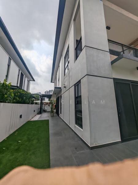 Rumah Berkembar untuk Dijual di Bandar Tropicana Aman (Telok Panglima Garang) - Janice Lam - Exterior - PropertyGuru.com.my