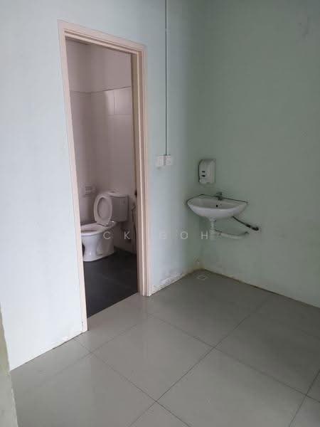 Shop / Office untuk Disewa di Bayan Baru (Penang) - CK Goh - Bathroom - PropertyGuru.com.my