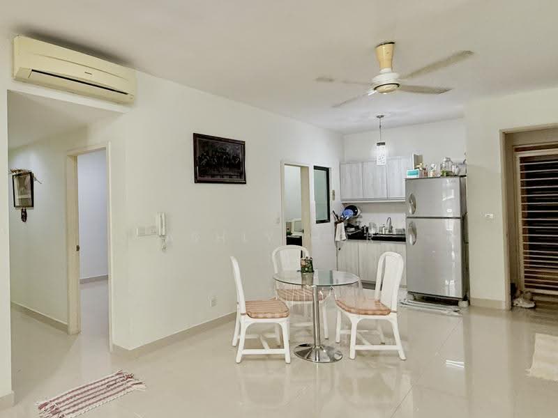 Kondominium untuk Dijual di The Z Residence - Ashly Hor - Kitchen - PropertyGuru.com.my