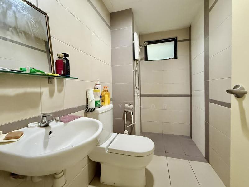 Kondominium untuk Dijual di The Z Residence - Ashly Hor - Bathroom - PropertyGuru.com.my