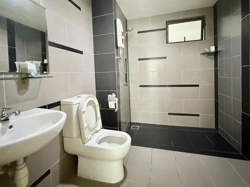Kondominium untuk Dijual di The Z Residence - Ashly Hor - Bathroom - PropertyGuru.com.my