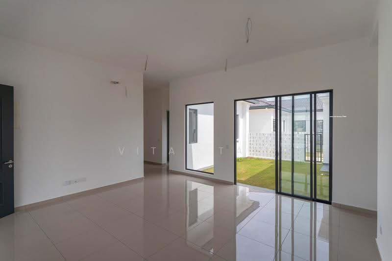 Rumah Teres 1-Tingkat untuk Dijual di Shah Alam (Selangor) - Vitas Tan - Living Room - PropertyGuru.com.my