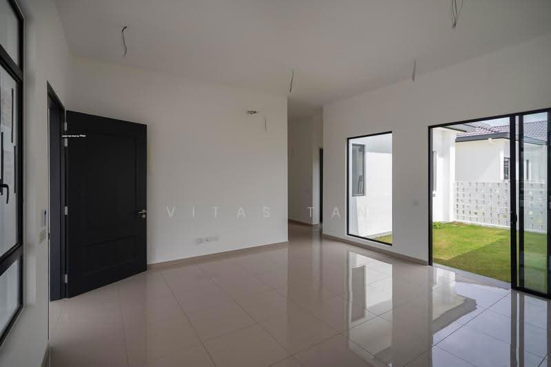 Rumah Teres 1-Tingkat untuk Dijual di Shah Alam (Selangor) - Vitas Tan - Living Room - PropertyGuru.com.my