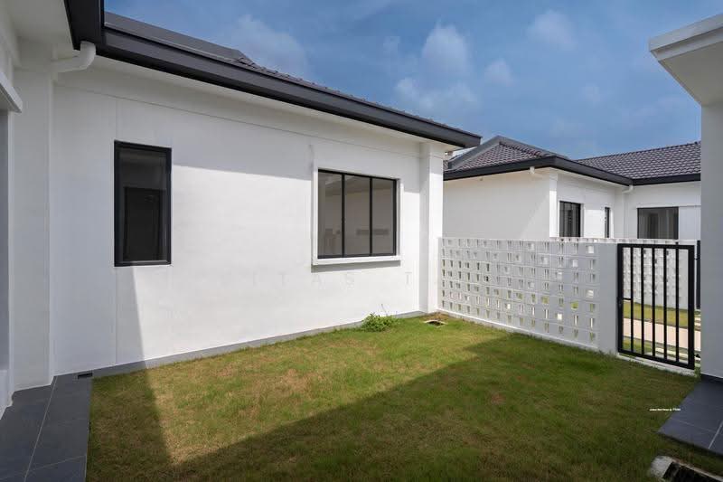 Rumah Teres 1-Tingkat untuk Dijual di Shah Alam (Selangor) - Vitas Tan - Exterior - PropertyGuru.com.my