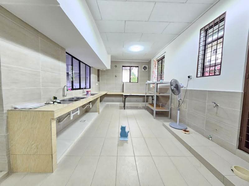 Bungalow House untuk Dijual di Bandar Kinrara (Selangor) - Priscilla Tan - Kitchen - PropertyGuru.com.my