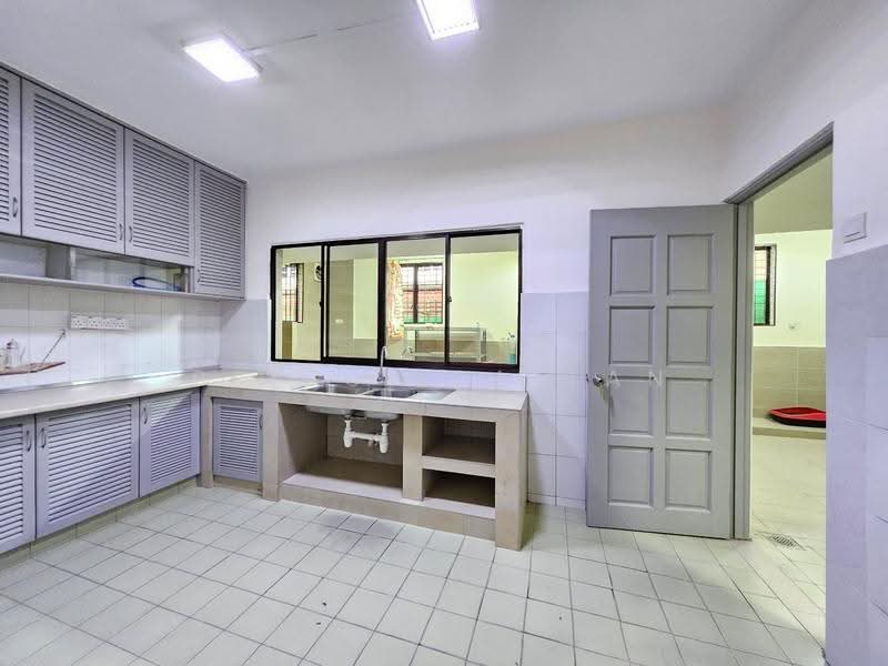 Bungalow House untuk Dijual di Bandar Kinrara (Selangor) - Priscilla Tan - Kitchen - PropertyGuru.com.my