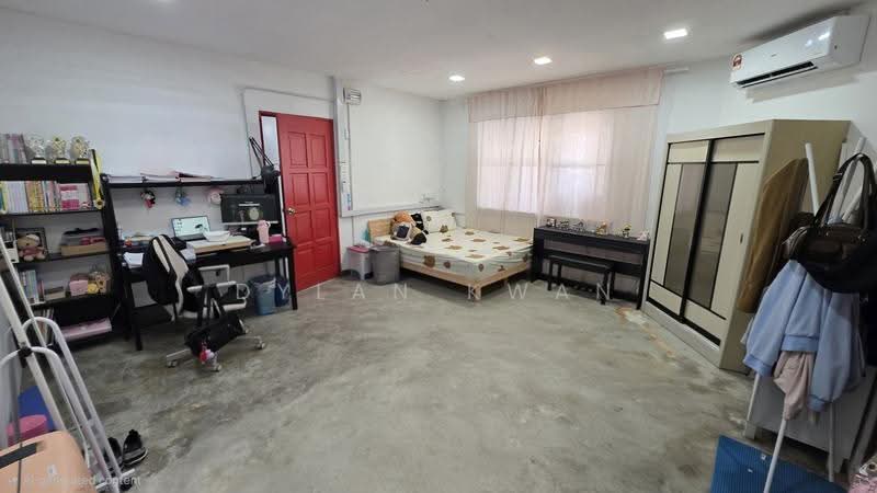 2-storey Terraced House for Sale in TAMAN PUCHONG UTAMA (Puchong) - Dylan Kwan - Bedroom - PropertyGuru.com.my