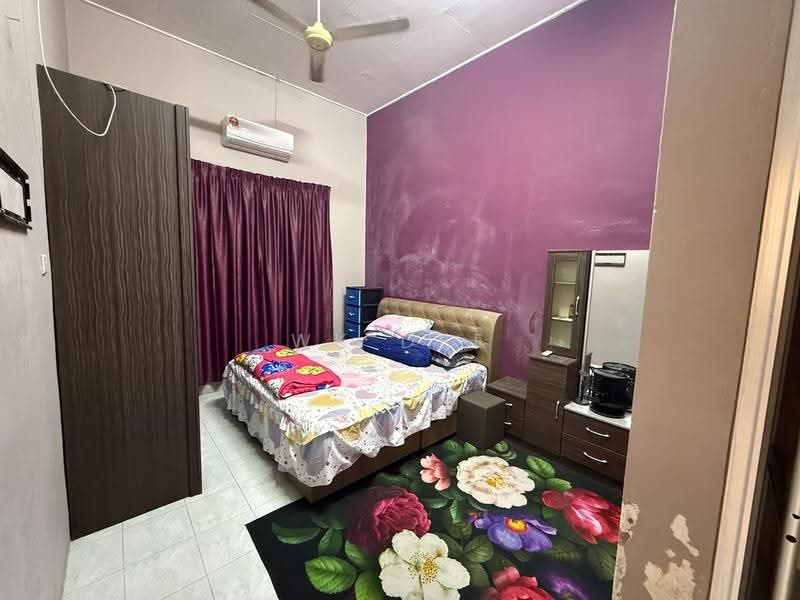 1-storey Terraced House for Sale in Taman Manis 1 (Sri Gading) - WK Dee - Bedroom - PropertyGuru.com.my