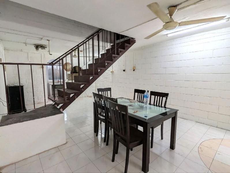 Rumah Teres 2-Tingkat untuk Dijual di Taman Selayang Jaya (Selayang) - Shafika Shahidin - Dining Room - PropertyGuru.com.my