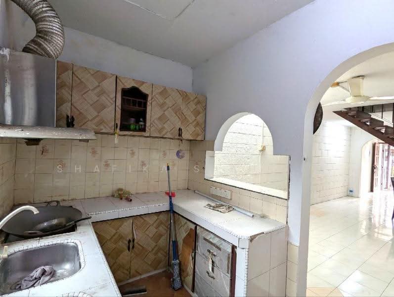 Rumah Teres 2-Tingkat untuk Dijual di Taman Selayang Jaya (Selayang) - Shafika Shahidin - Kitchen - PropertyGuru.com.my