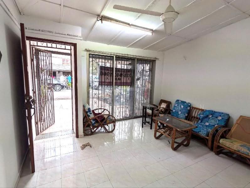 Rumah Teres 2-Tingkat untuk Dijual di Taman Selayang Jaya (Selayang) - Shafika Shahidin - Living Room - PropertyGuru.com.my