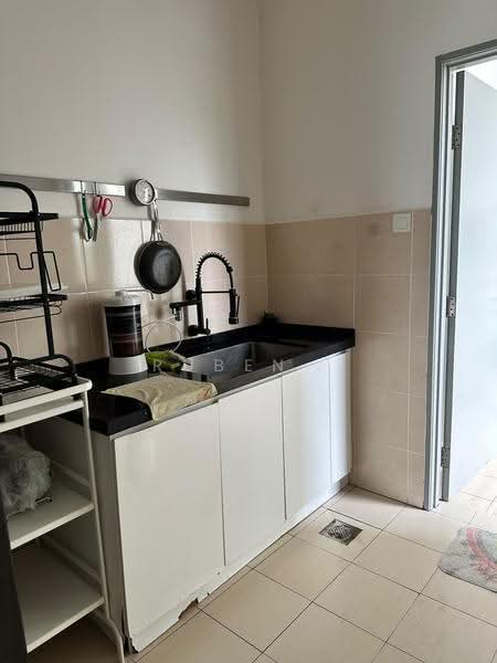 Kondominium untuk Disewa di LakeView Residency - Ruben . - Kitchen - PropertyGuru.com.my