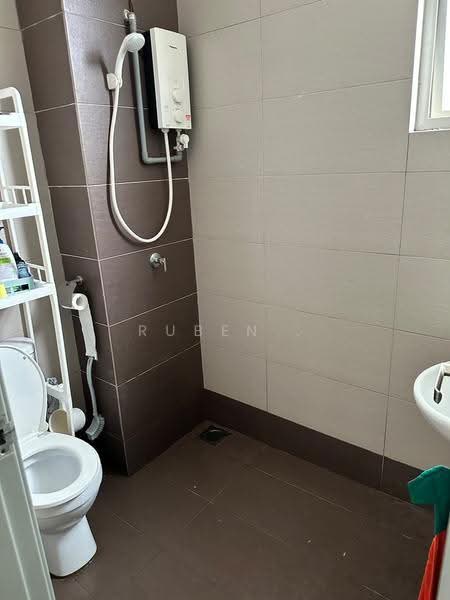 Kondominium untuk Disewa di LakeView Residency - Ruben . - Bathroom - PropertyGuru.com.my