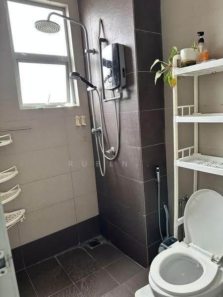 Kondominium untuk Disewa di LakeView Residency - Ruben . - Bathroom - PropertyGuru.com.my