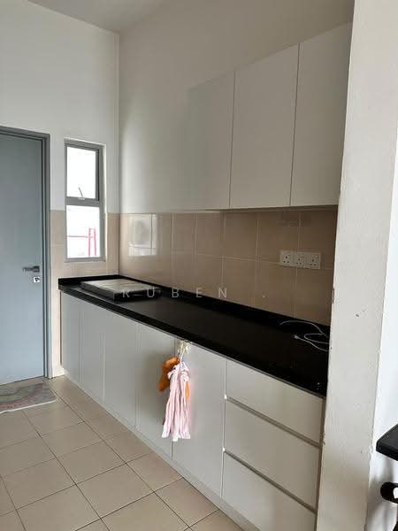 Kondominium untuk Disewa di LakeView Residency - Ruben . - Kitchen - PropertyGuru.com.my