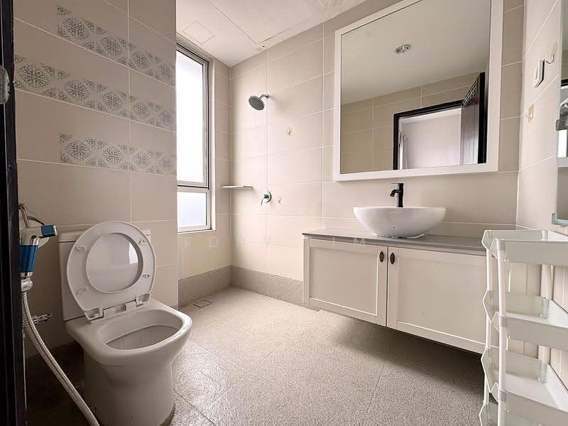 Kondominium untuk Dijual di Surin Condominium - Eddy Lim - Bathroom - PropertyGuru.com.my